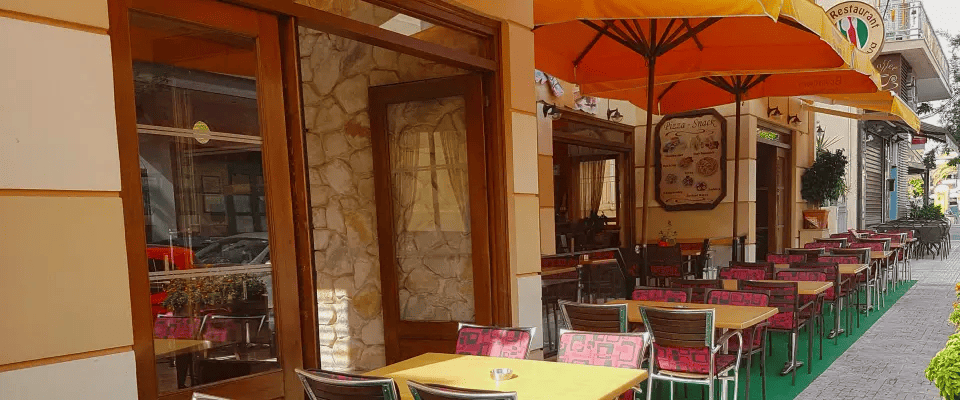 Εσωτερικός χώρος εστιατορίου